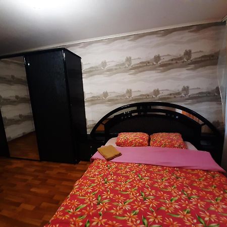 Трёхкомнатные Апартаменты Krzywy Róg Zewnętrze zdjęcie